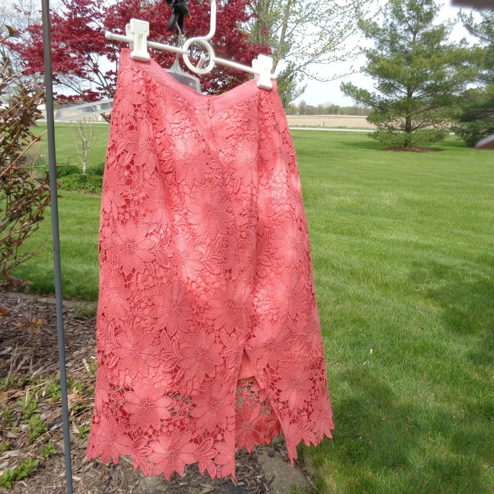 White House Black Market Lace Midi Pencil Skirt in Gelato Pink Size 2 back zip - Picture 10 of 10